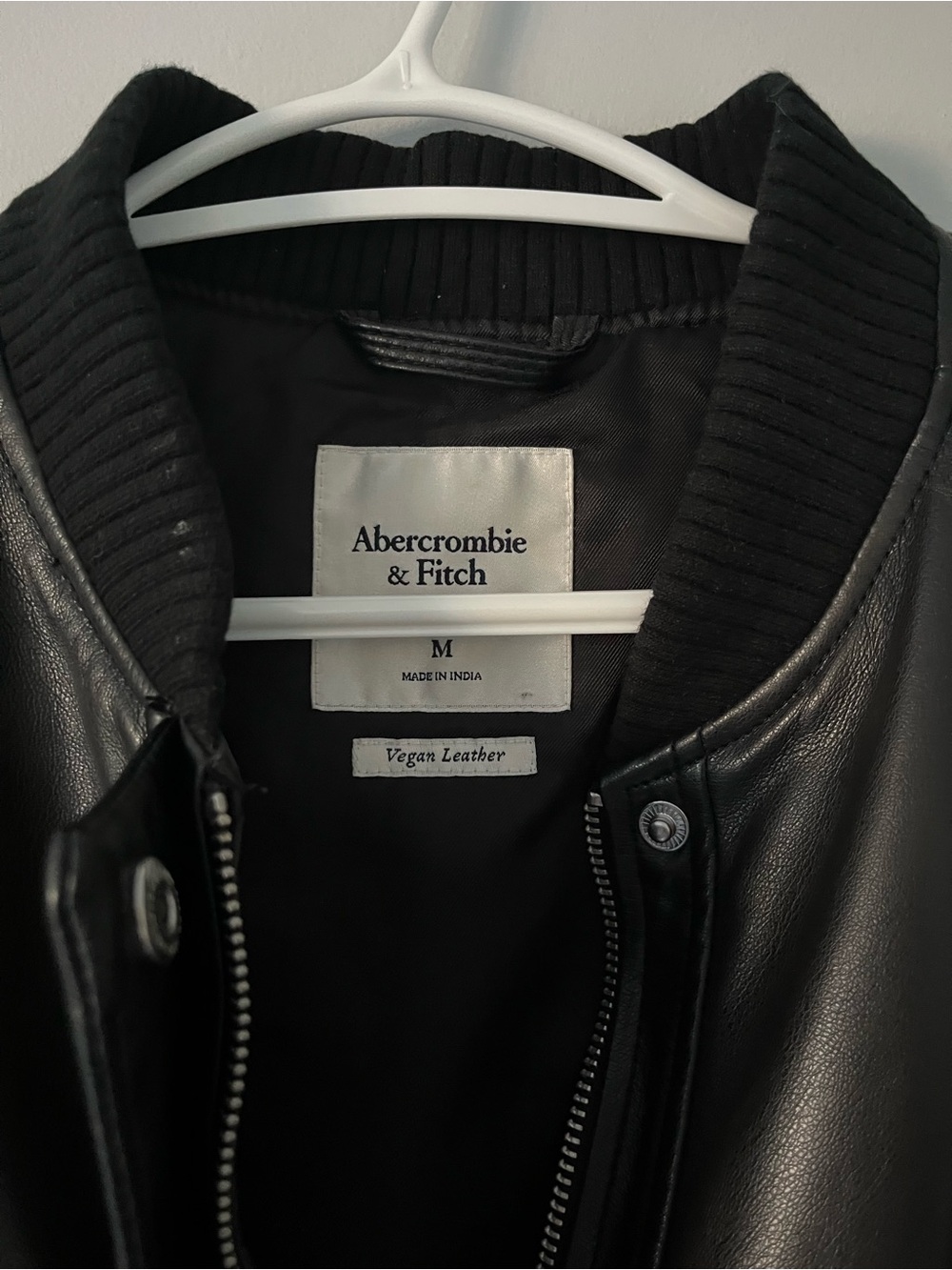 Abercrombie & Fitch Black vegan Leather cropped Bomber Jacket - Picture 8 of 14